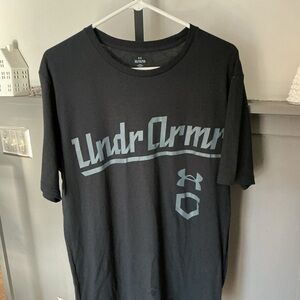 Under Armour Lindor Crown Graphic Tee XL New With tags.